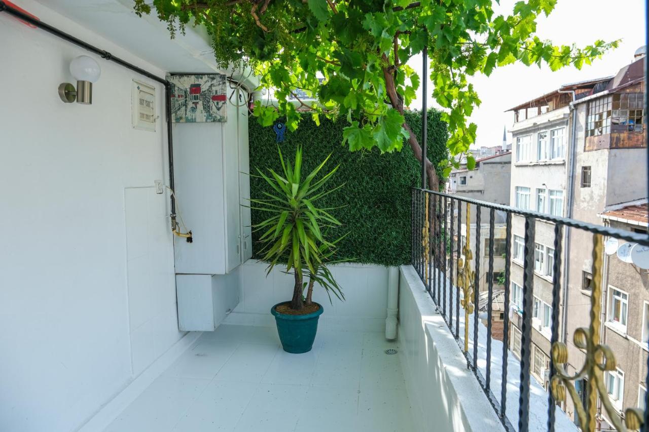 Taksim Neo Pera Suites Istanbul Exterior photo